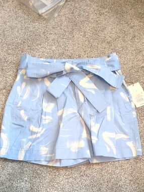Light Blue And White Abstract Print Tie-Waist Shorts